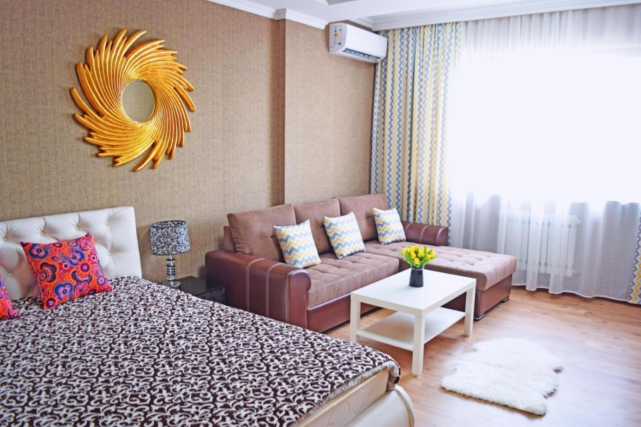 Sunny Apartment With Mountain View بيشكيك المظهر الخارجي الصورة