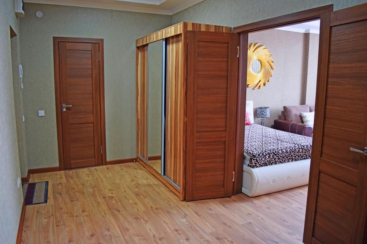 Sunny Apartment With Mountain View بيشكيك المظهر الخارجي الصورة