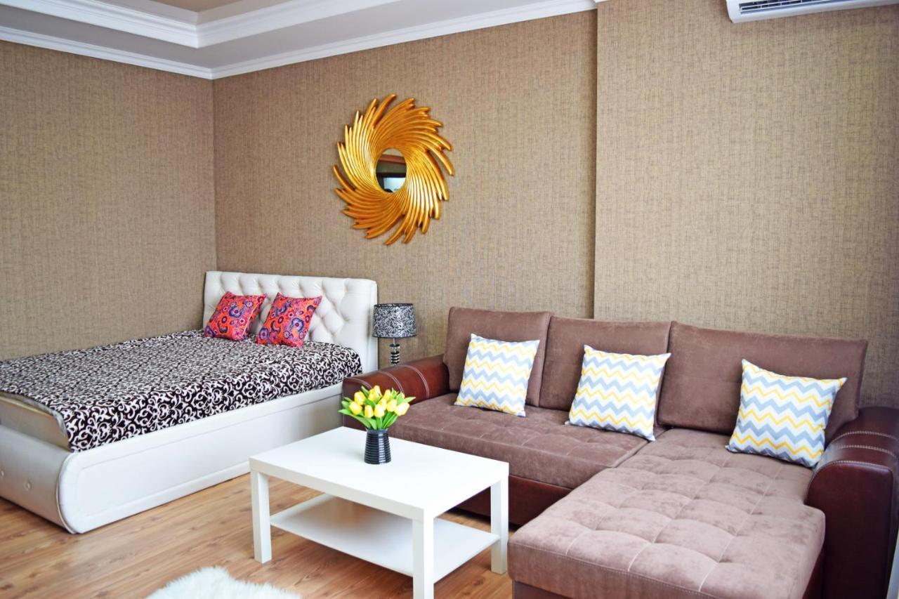 Sunny Apartment With Mountain View بيشكيك المظهر الخارجي الصورة